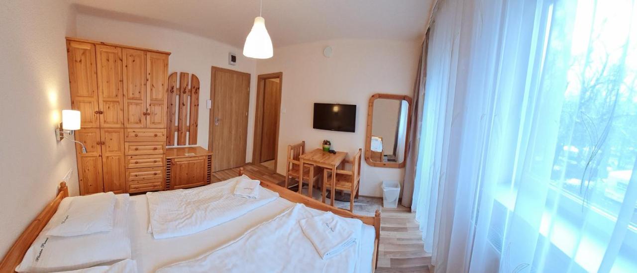 Hotel Platan Panzio Dobogoko Exteriér fotografie