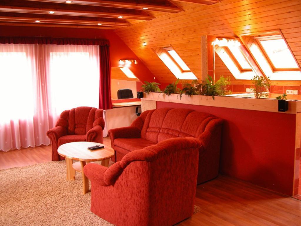 Hotel Platan Panzio Dobogoko Exteriér fotografie