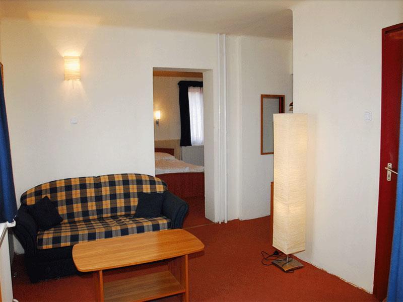 Hotel Platan Panzio Dobogoko Exteriér fotografie